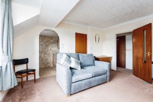 LIVING ROOM- click for photo gallery